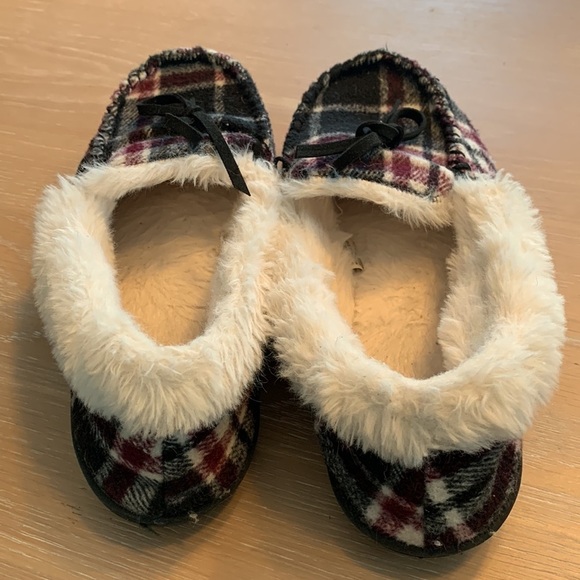 Sonoma Women’s Slippers Size Medium (7-8) good condition slight wear - Picture 2 of 5